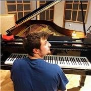 Insegnante di pianoforte e teoria della musica